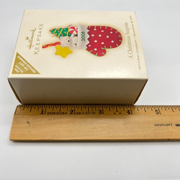 Hallmark Keepsake A CHRISTMAS SURPRISE Ornament VIP Exclusive 2008 - Picture 9 of 9